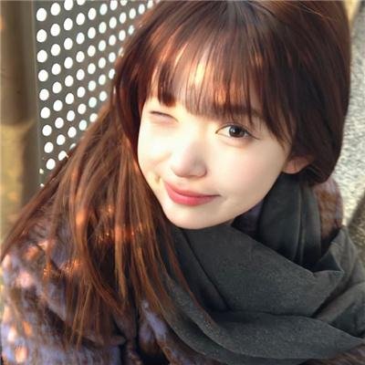 穿盔甲的少女